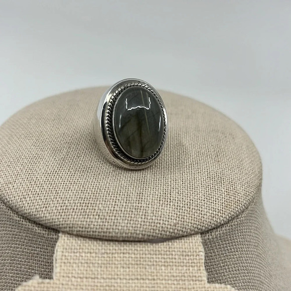 💎 Stunning Labradorite Ring - Blue/Green Flash - Sterling Silver, Size 6 - Picture 4 of 17